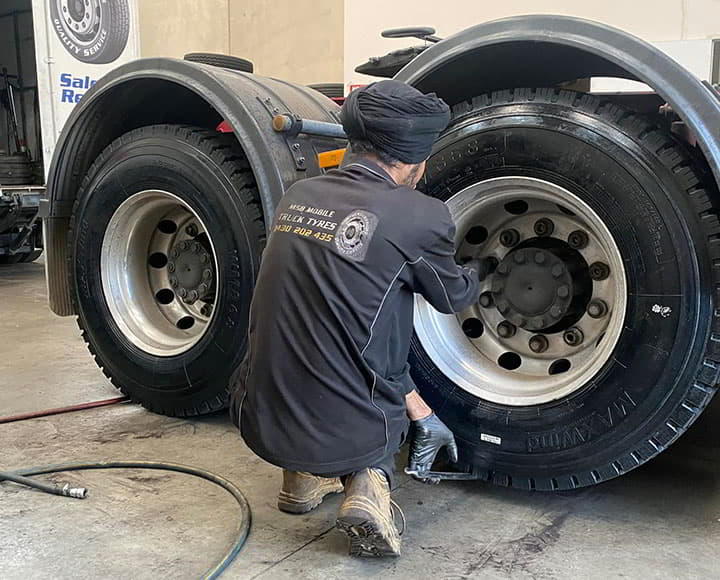 Mobile-Tuck-tyre-repair